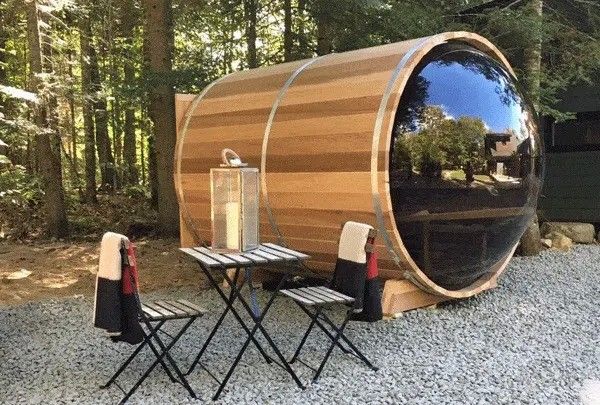 4-8 Person Capacity CE Certificate Wooden Sauna with Exterior Barrel Design and Wood Burning Stove