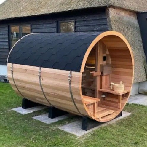 2025 Red Cedar Solid Wood 4-6 Person Outdoor Dry Steam Sauna Hemlock Barrel with Stove and Durable Construction
